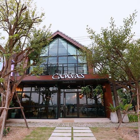 Canvas Family Home Трат Екстериор снимка