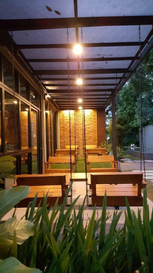 Canvas Family Home Трат Екстериор снимка
